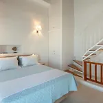 Stella's Alley House